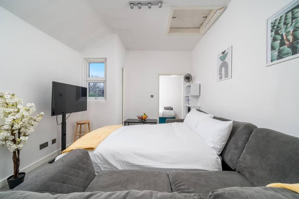 New 3Bed Stylish Apartment With Amazing Transport London Luaran gambar