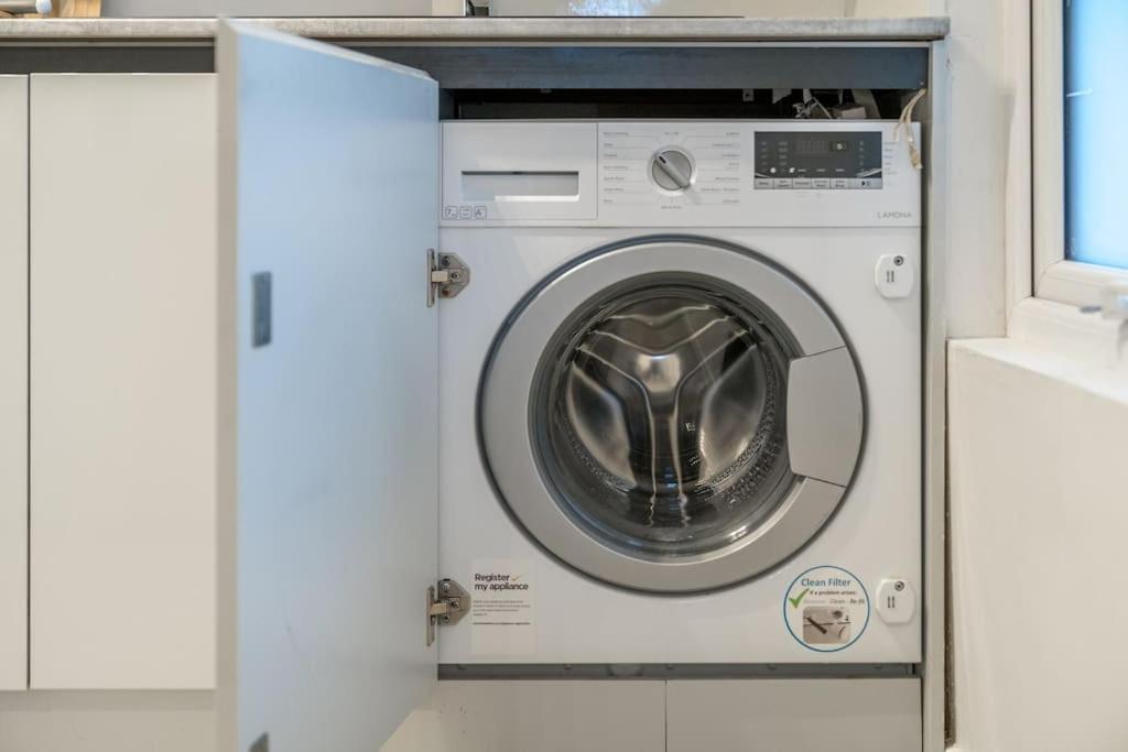 New 3Bed Stylish Apartment With Amazing Transport London Luaran gambar