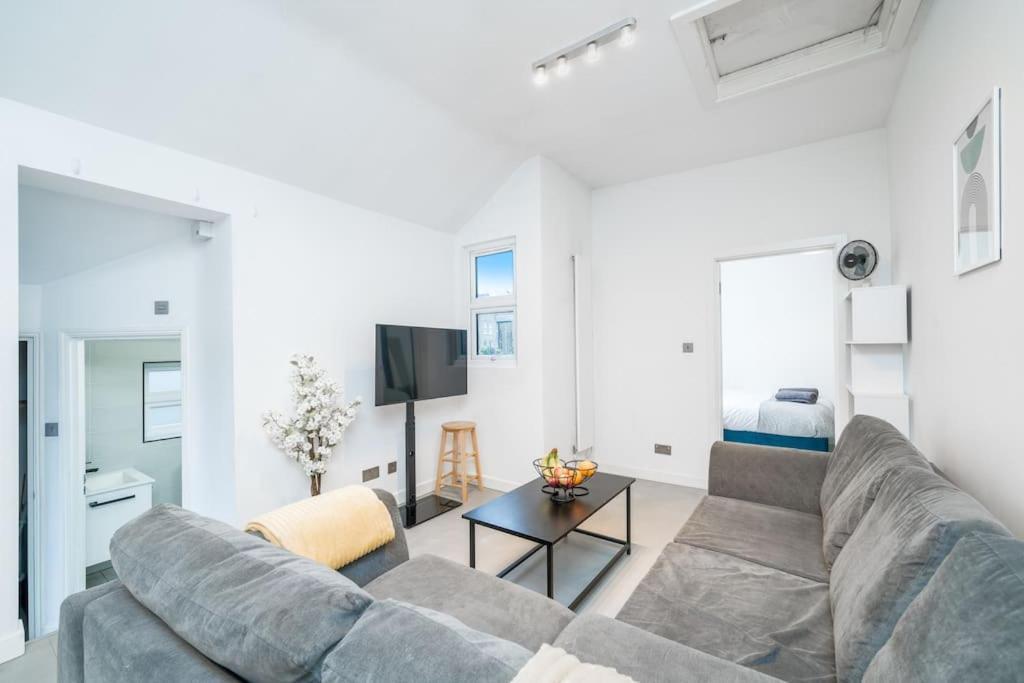 New 3Bed Stylish Apartment With Amazing Transport London Luaran gambar